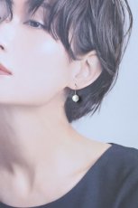 画像9: とても軽いコットンパールの一粒ピアス - ホワイト (9)