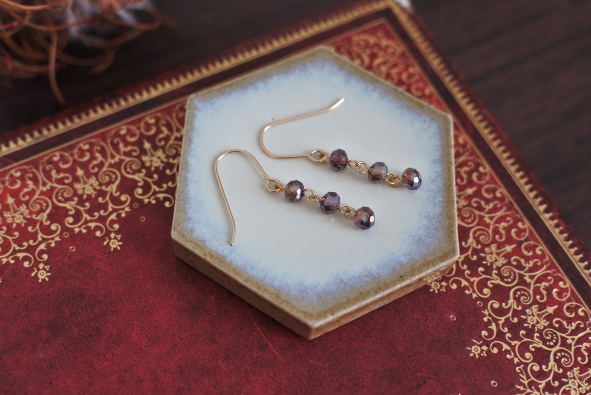 画像8: カットガラスの連ピアス (8)