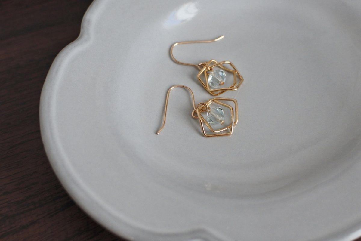 画像1: 変形フレームの涼風ピアス (1)